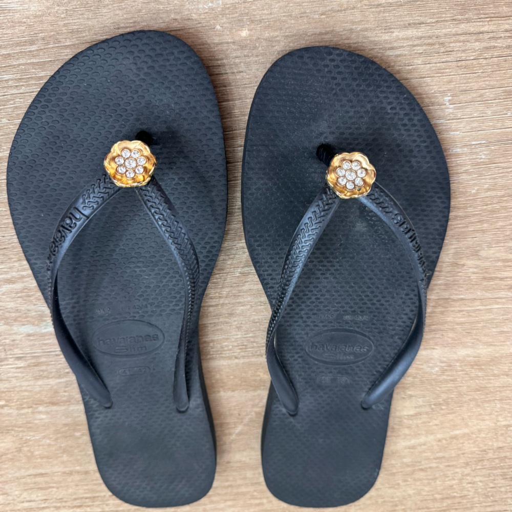 Havaianas slim black flip flops with jeweled flower detail 41/42